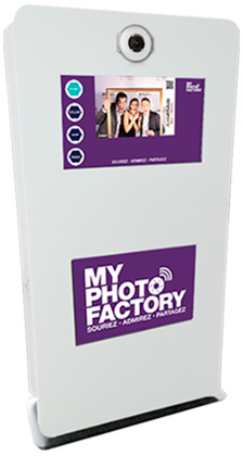 Rent interactive photobooth photocall for your events, rent photo printers, rent our PRESTIGE by My photo Factory  